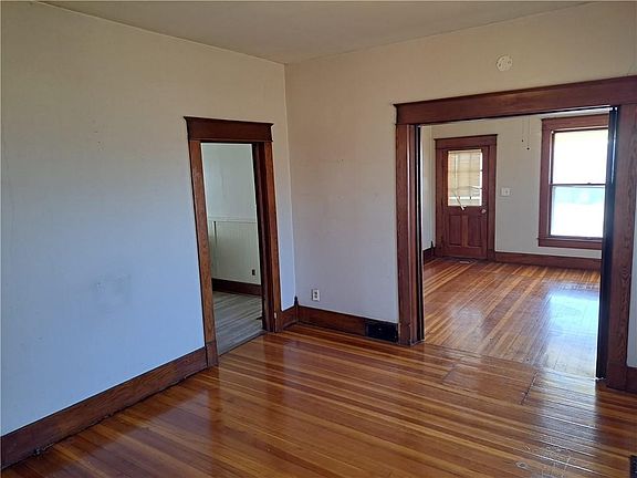 3rd image of 3704 NW Cookingham Dr