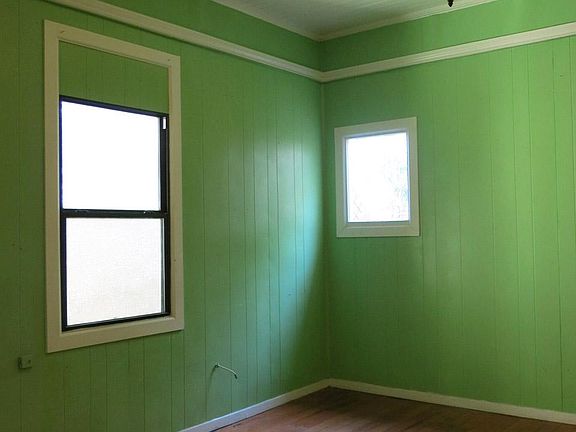 4th image of 913 N Hoff Ave