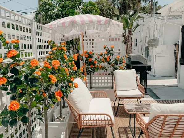 107 4th Ave #C, Saint Petersburg, FL 33706