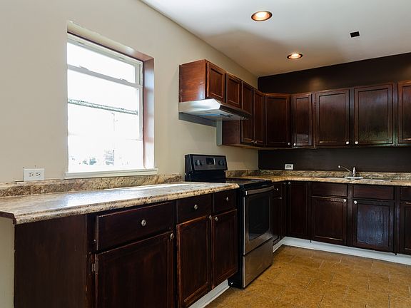 5th image of 8538 S Green Bay Ave