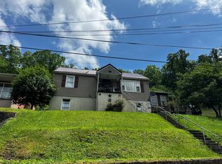 612 Circle Dr, Mullens, WV 25882