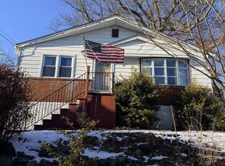 1446 Fitzwatertown Rd, Willow Grove, PA 19090