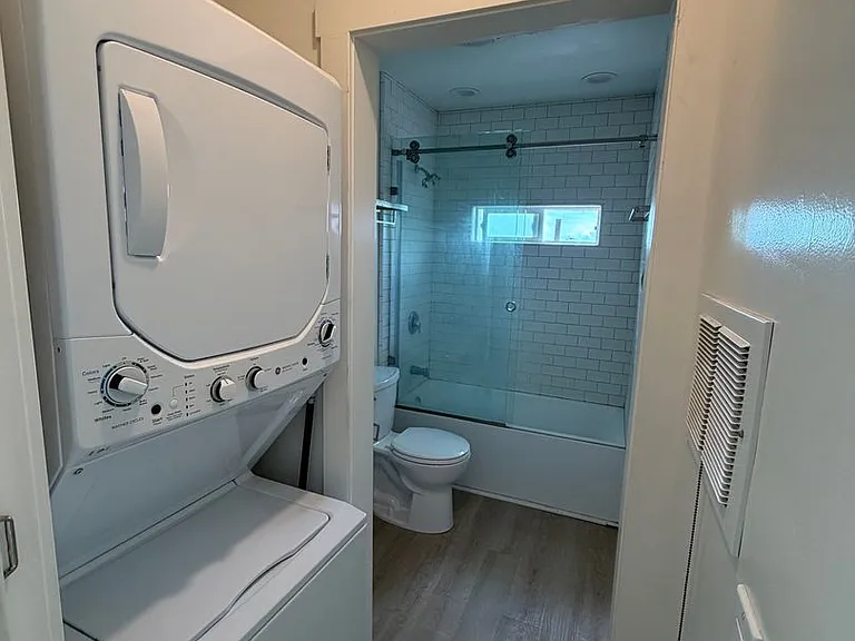 4253 Carpinteria Ave #B — Photo 10