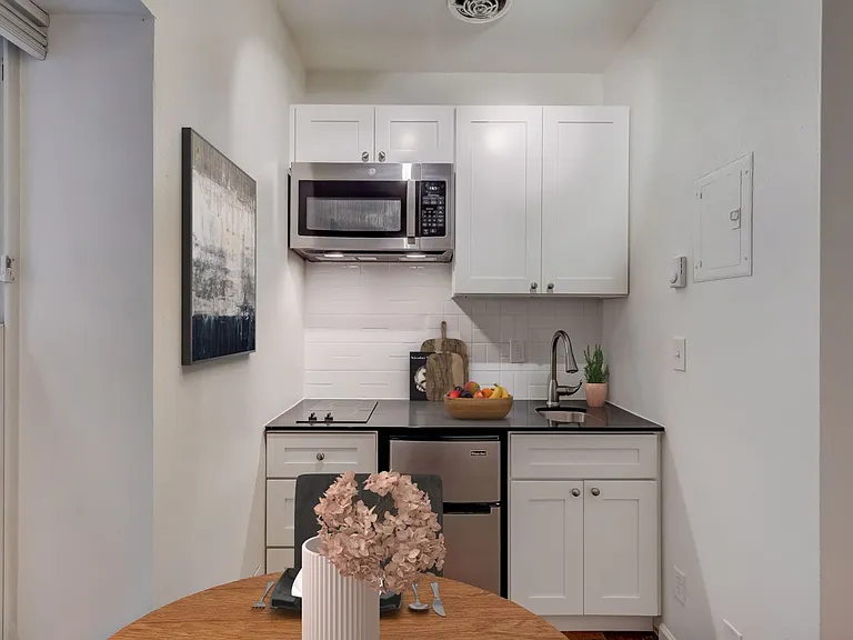 Mayn Suites — Photo 18