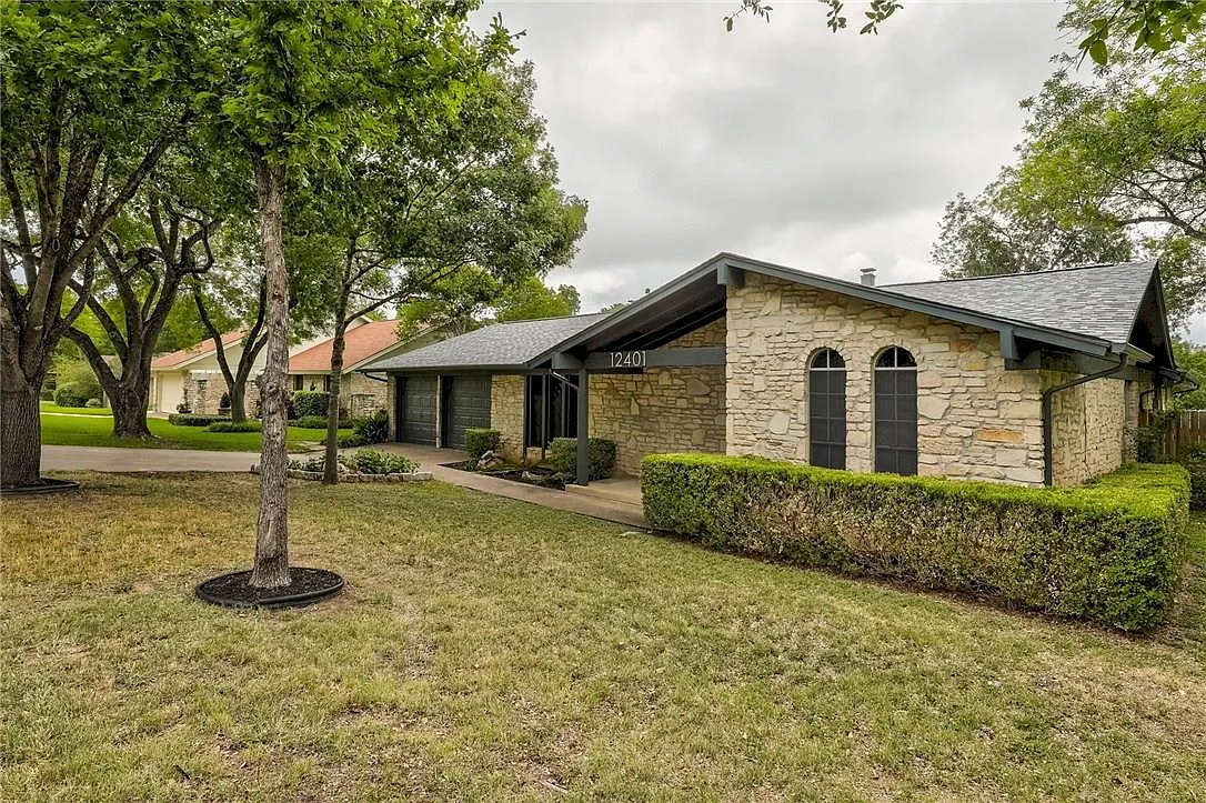 Building Photo - 12401 Knoll Ridge Dr