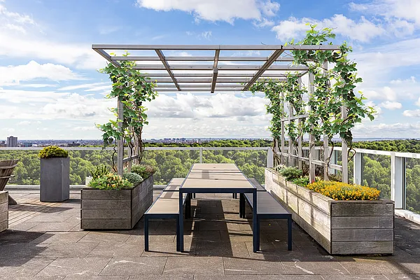 Sold by Compass | media 24