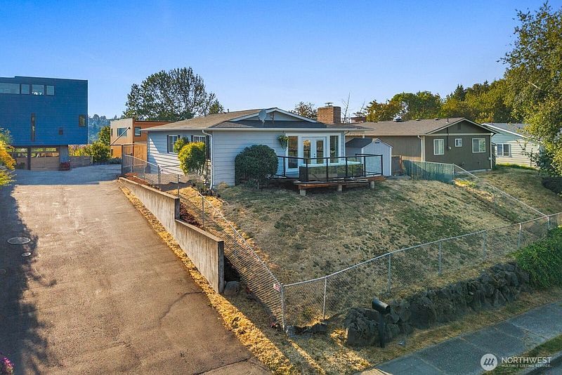 2nd image of 4131 21st Avenue SW