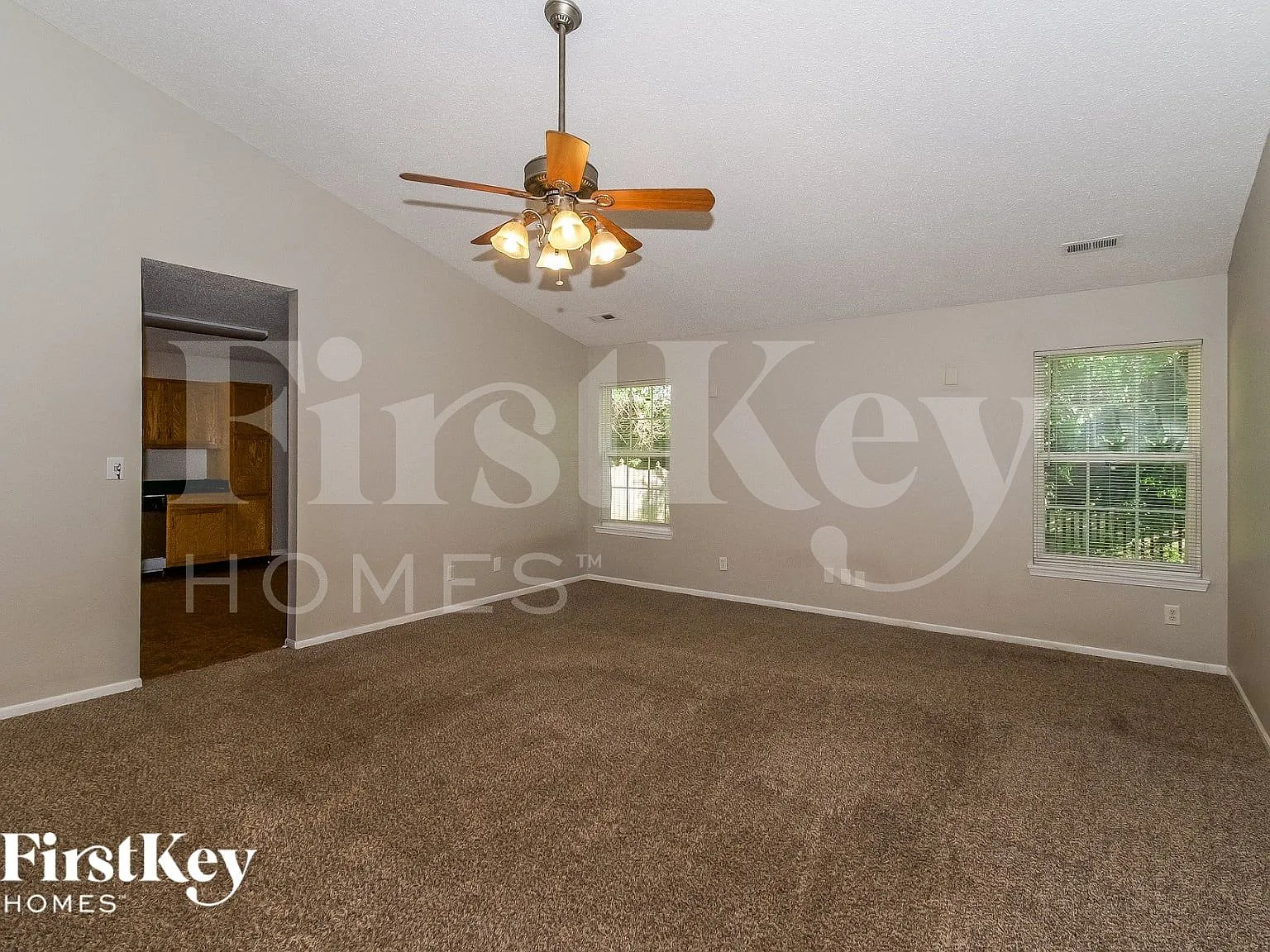 3 bed, 2.0 bath, 1728 sqft, $2,055 — Photo 4