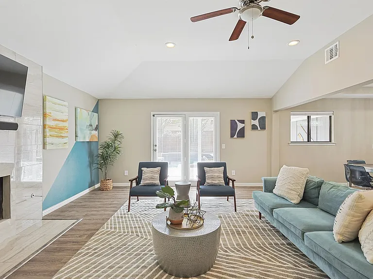 812 Green Brook Dr — Photo 8