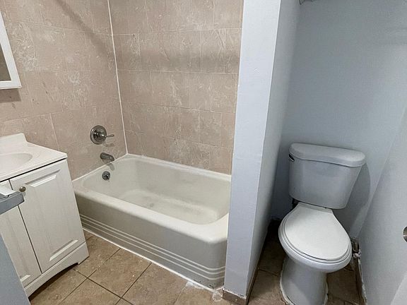 2nd image of 9 Arlington Pl #1