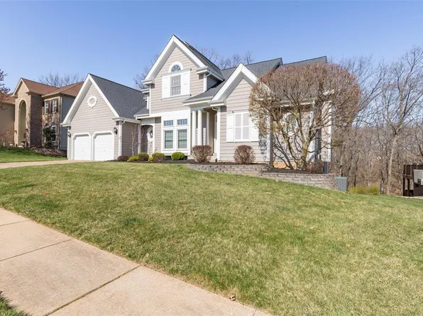 509 Autumn Bluff Dr, Ellisville, MO 63021
