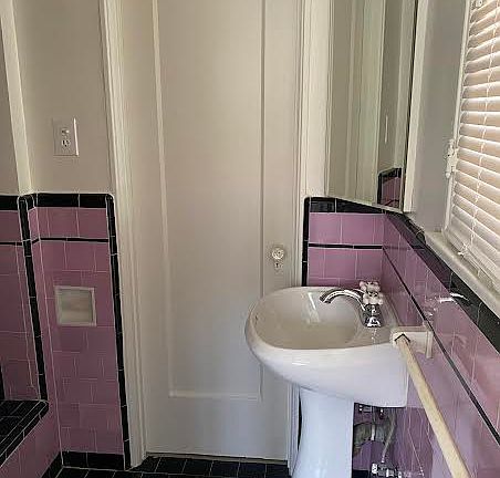 3rd image of 1226 S Holt Ave #1228