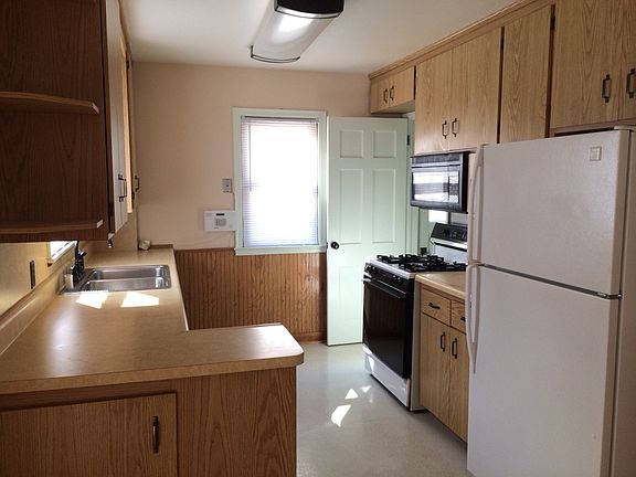4th image of 3742 Russell Ave N