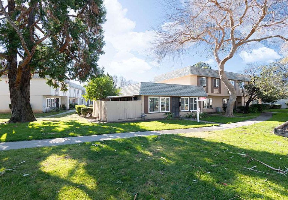 1st image of 285 Cartago Ct
