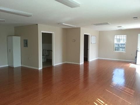 2nd image of 3013 El Camino Ave