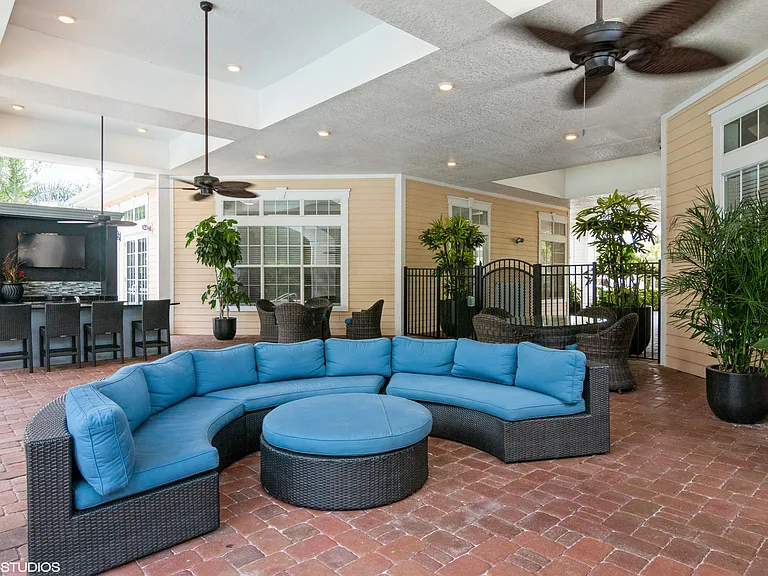 Ranch Lake Apartments — Photo 22