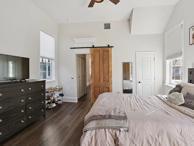 1102 Adams St — Photo 18