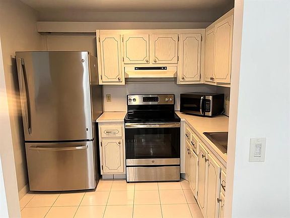 2nd image of 87 Brittany Ave #B