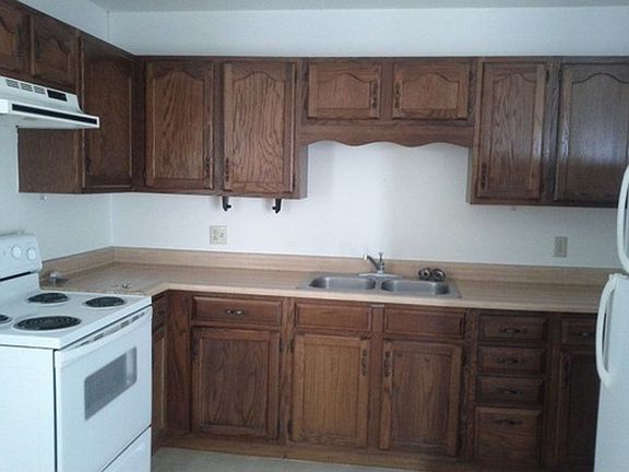 3rd image of 122 Jackson Pl APT 1