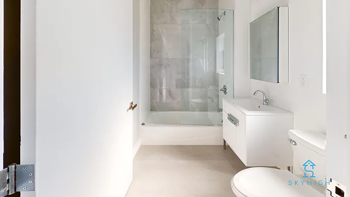 Rented by Skyhigh Realty NYC LLC | media 2