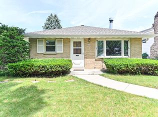 3202 E Denton Ave, Saint Francis, WI 53235