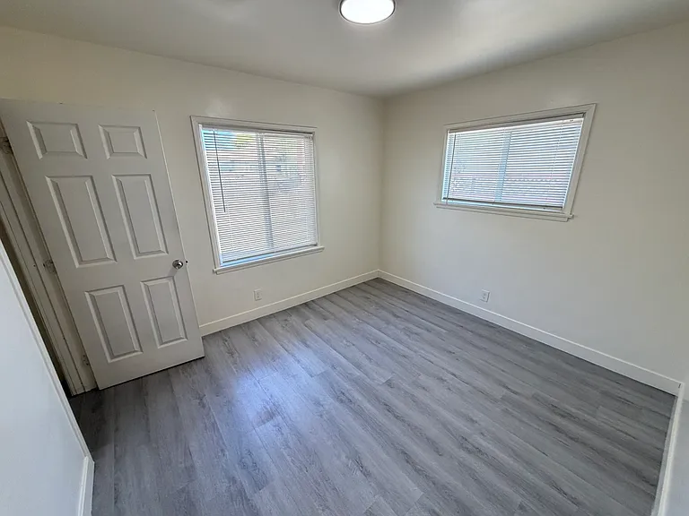 3552 N Alameda Ave — Photo 15