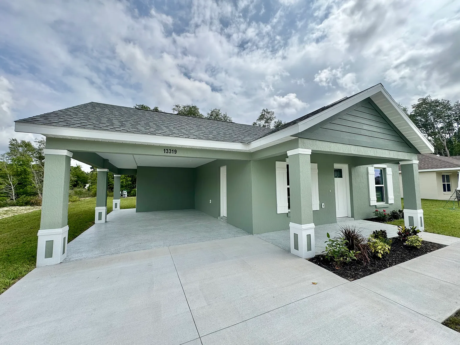 3 bed, 1140 sqft, $1,600 — Photo 1