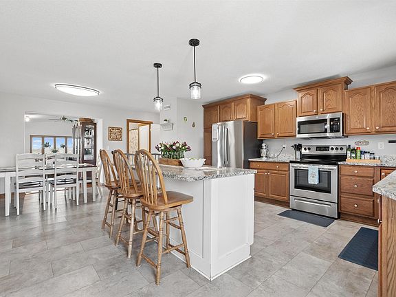 4th image of 9933 Laudeville Rd