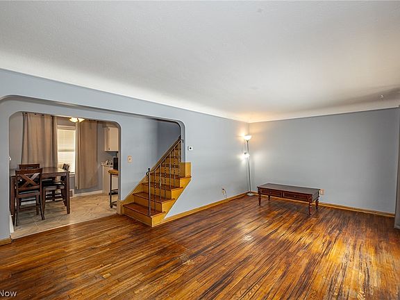 3rd image of 157 Flora Dr