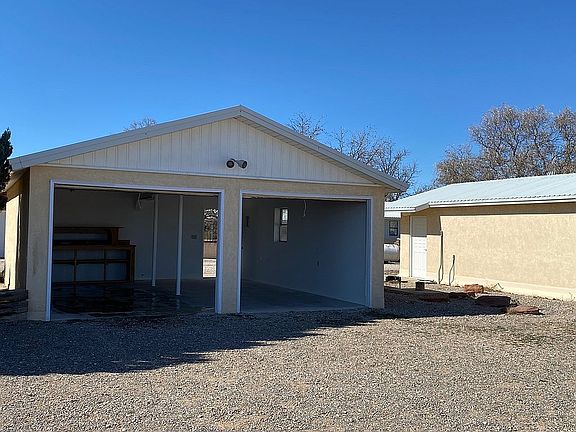 3rd image of 40 Smokey Trail Cir