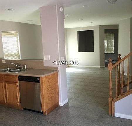 4th image of 72 Emerald Falls Ave