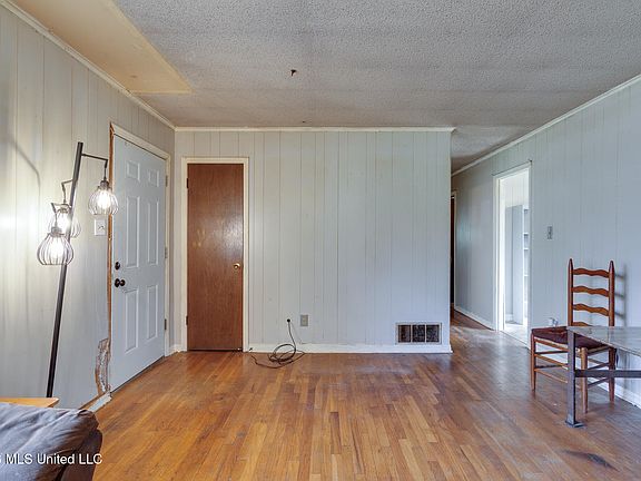 4th image of 286 Tucker Rd