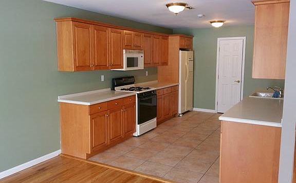 5th image of 20 Tuxedo Ln