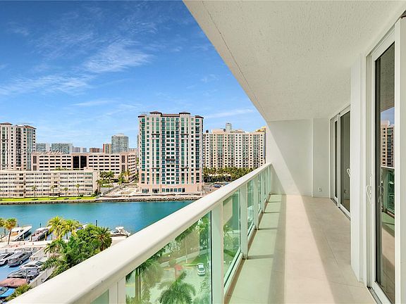 3rd image of 100 Bayview Dr APT 1002