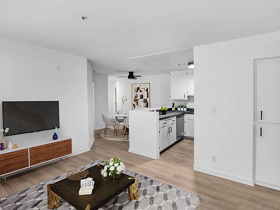 2nd image of 3748 Keystone Ave #306