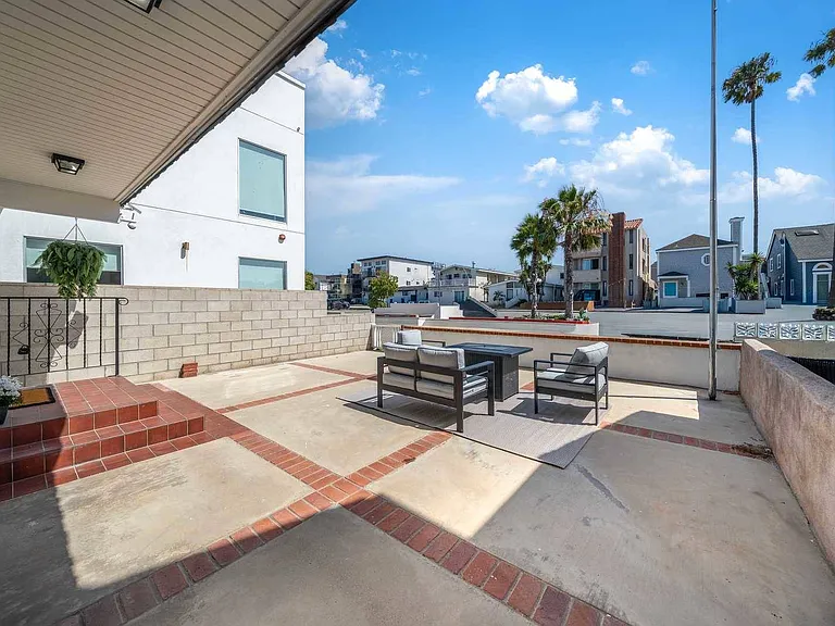 920 W Balboa Blvd #920 — Photo 23