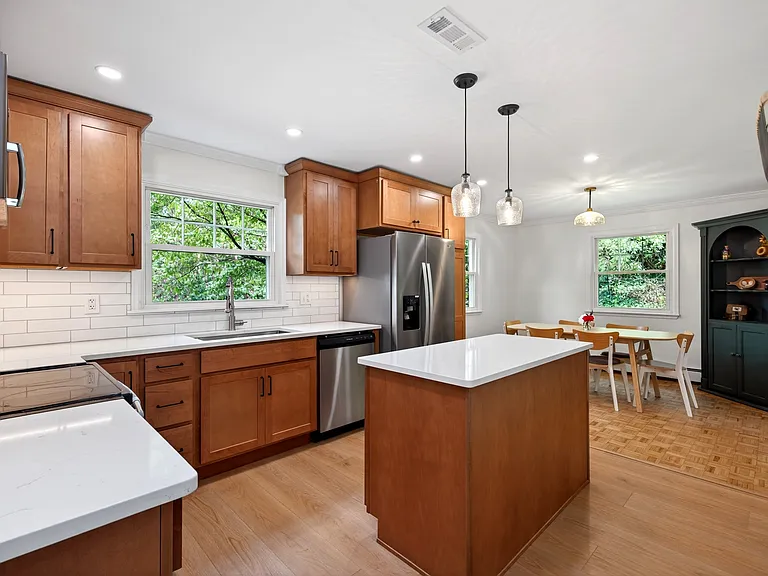 101 Davis Rd — Photo 14