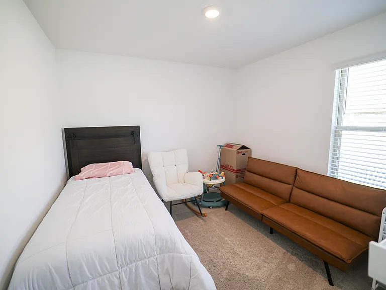 1361 Beach Dr — Photo 5