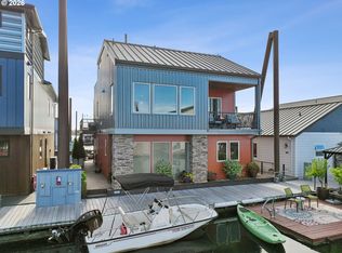 18525 NE Marine Dr SLIP D2, Portland, OR 97230