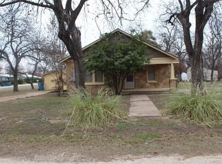 418 N 4th St W, Clyde, TX 79510