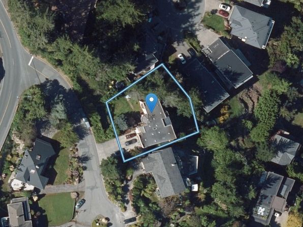 692 Townview Ter, Colwood, BC V9C 3L9