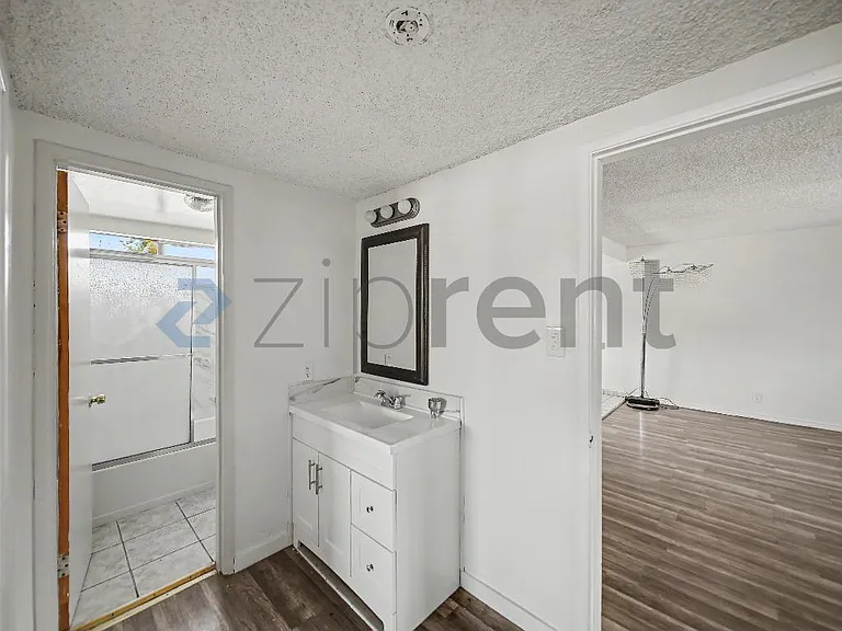 7119 Templeton St #C — Photo 10