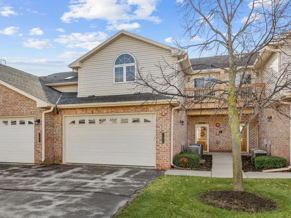 17943 West Jacobs Ridge COURT, New Berlin, WI 53146