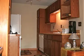 3 bed, 1.5 bath, 1344 sqft, $900 — Photo 2
