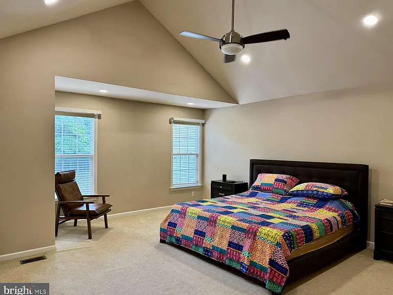 240 Torrey Pine Ct — Photo 22