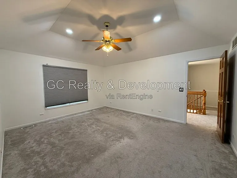 882 Clarendon Ln — Photo 35