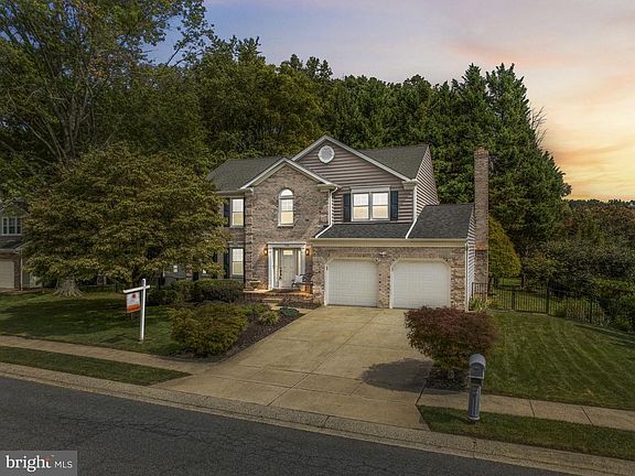 3rd image of 792 Delray Dr