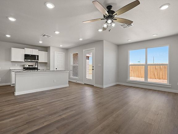 4th image of 14501 Avenue Q