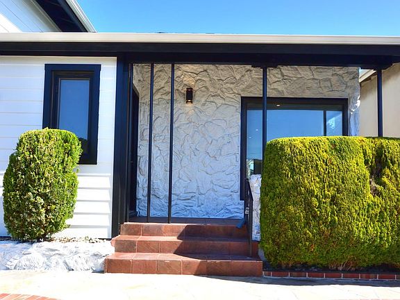 3rd image of 136 Berenda Dr