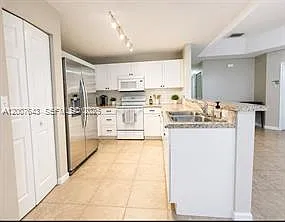 9312 NW 54th St — Photo 5